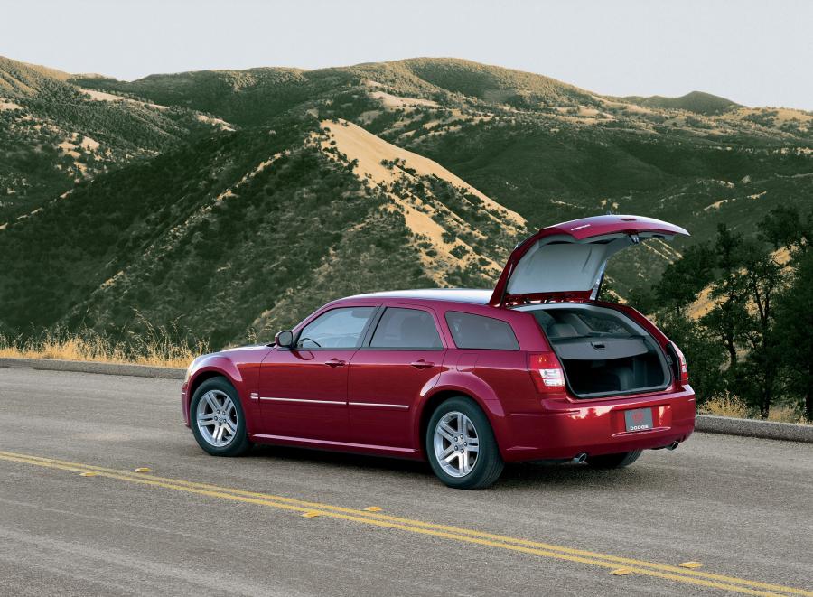  Dodge Magnum R/T 2005 года  (фото 13 из 39)